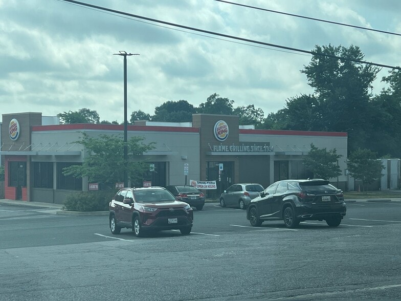 More Photos Of 6800 Loch Raven Blvd, Baltimore Unknown For Lease