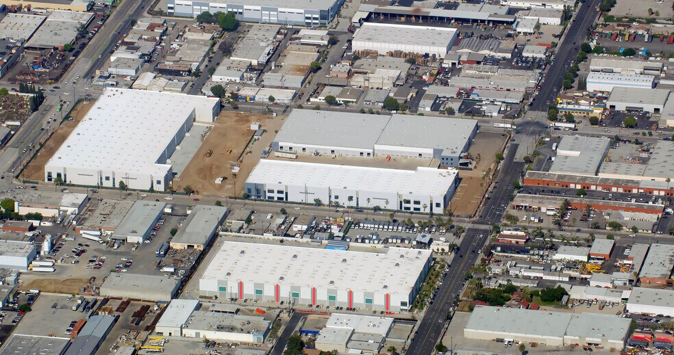 More Photos Of 16325 S Main St, Gardena Warehouse For Lease