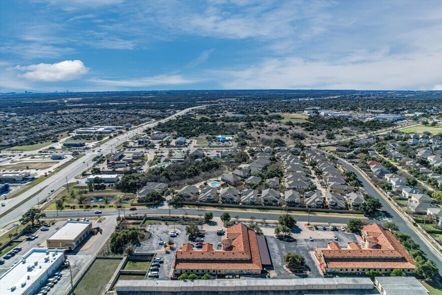 More Photos Of 7700 Cat Hollow Dr, Round Rock Medical For Lease