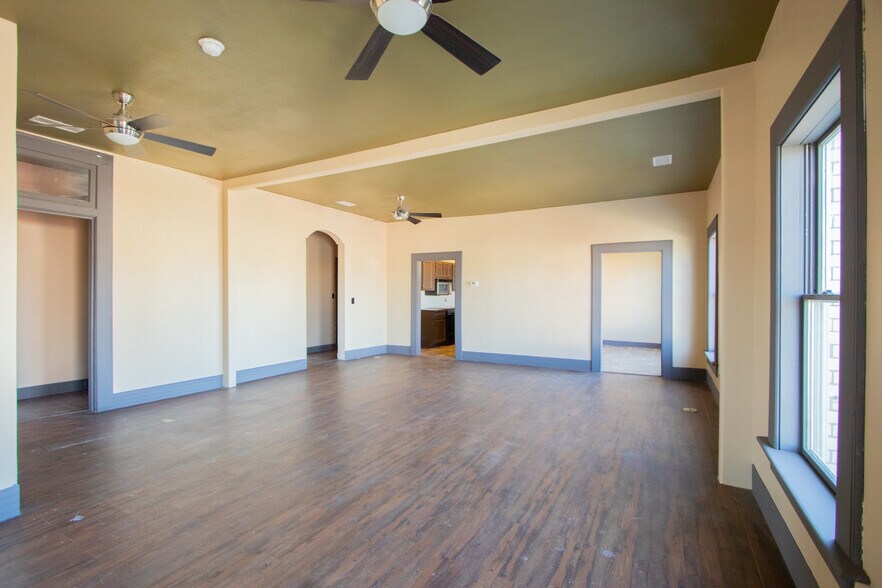 More Photos Of 115 N Kinsley Ave, Winslow Movie Theatre For Sale