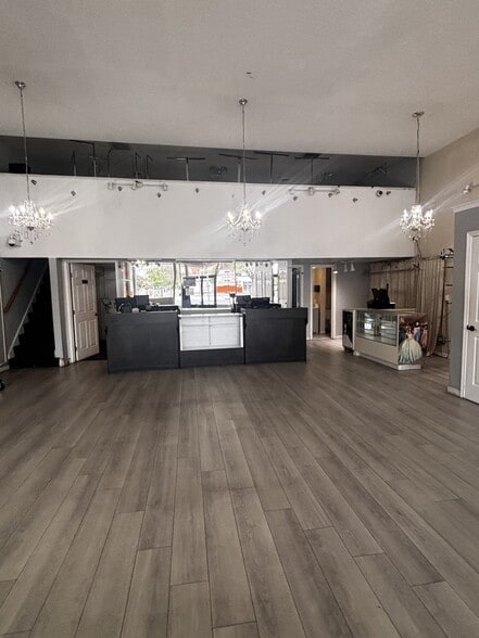 More Photos Of 1222 H St, Modesto Storefront For Lease