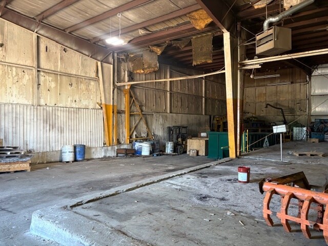 More Photos Of 718 E Main St, Kewanna Industrial For Sale