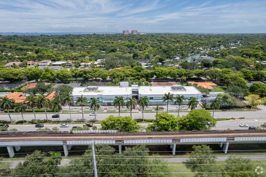 More Photos Of 770 S Dixie Hwy, Coral Gables Office For Lease