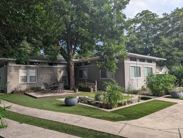 More Photos Of 3906 Menchaca Rd, Austin Medical For Sale