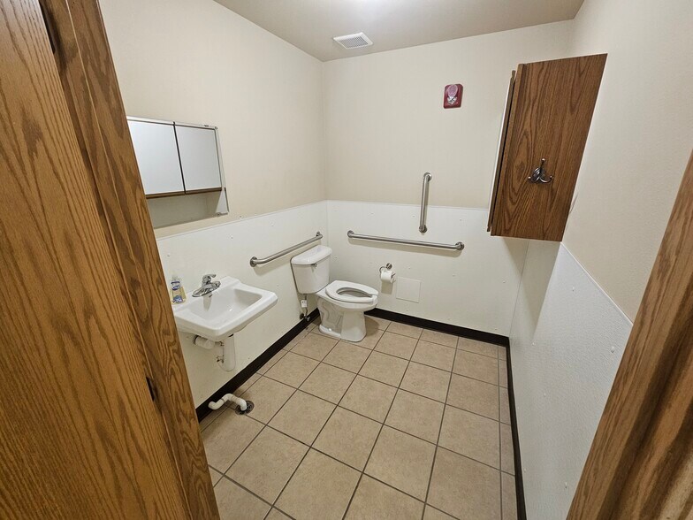 More Photos Of 3612 Galt Ct, Rapid City Warehouse For Lease