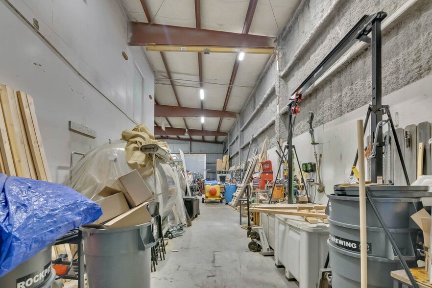 More Photos Of 10-14 W Illiana St, Orlando Warehouse For Sale