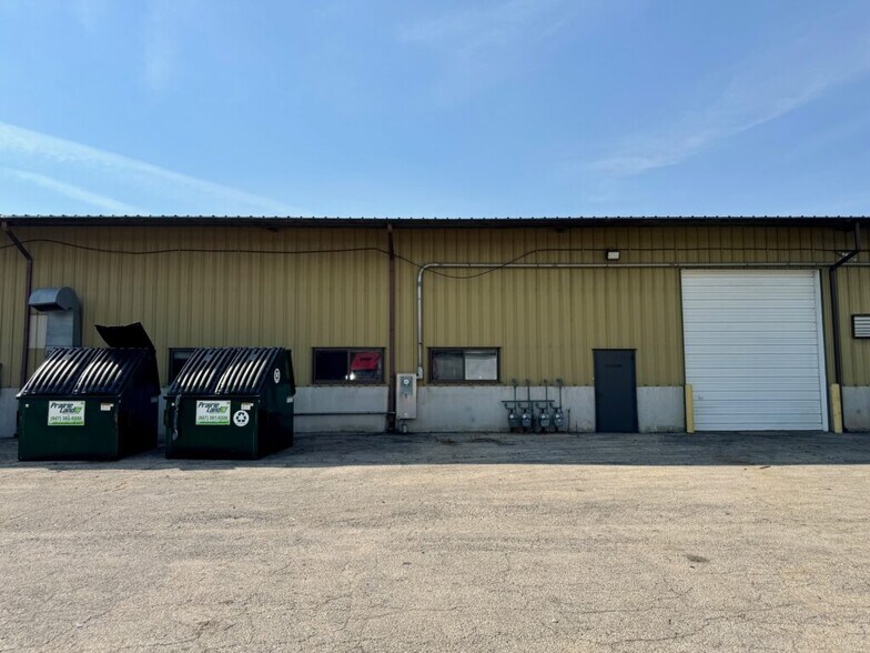 More Photos Of 11414 Smith Dr, Huntley Warehouse For Lease