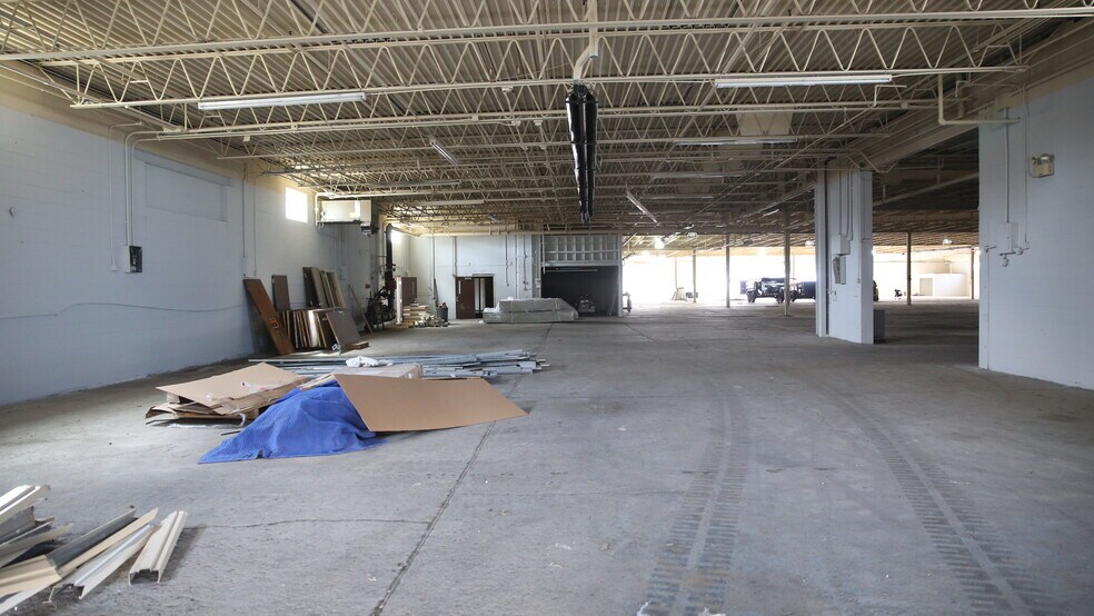 More Photos Of 845 Harrisburg Pike, Columbus Warehouse For Lease