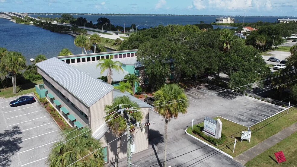 More Photos Of 1819 Riverview Dr, Melbourne Medical For Sale
