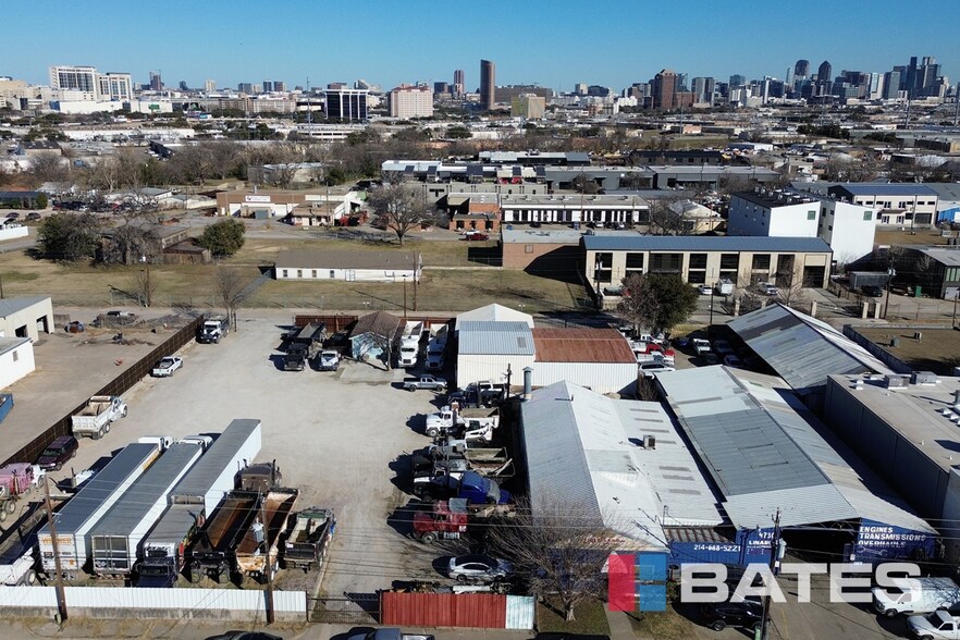 More Photos Of 4726-4730 Memphis St, Dallas Showroom For Sale