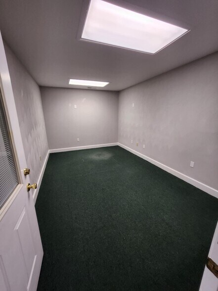 More Photos Of 223 N Main St, Franklin Office For Lease