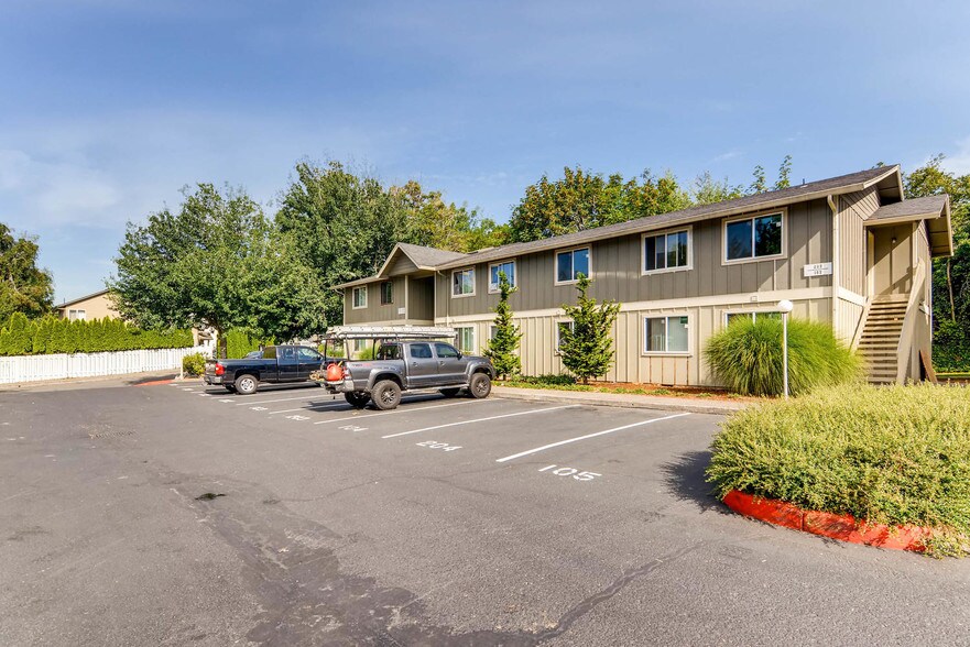 More Photos Of 2628 NE Red Sunset Dr, Gresham Apartments For Sale