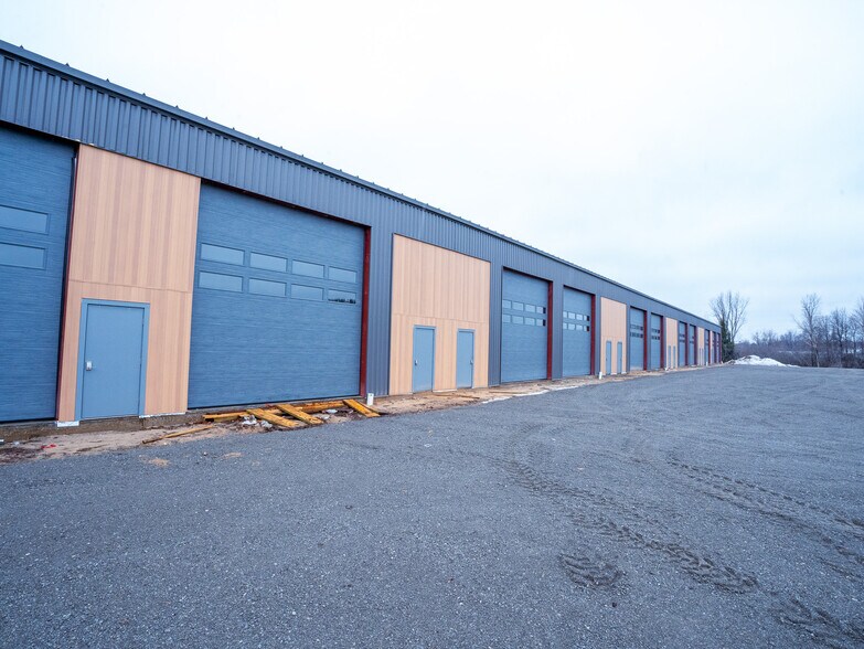More Photos Of 1009 Conrad Industrial Dr, Ludington Distribution For Sale
