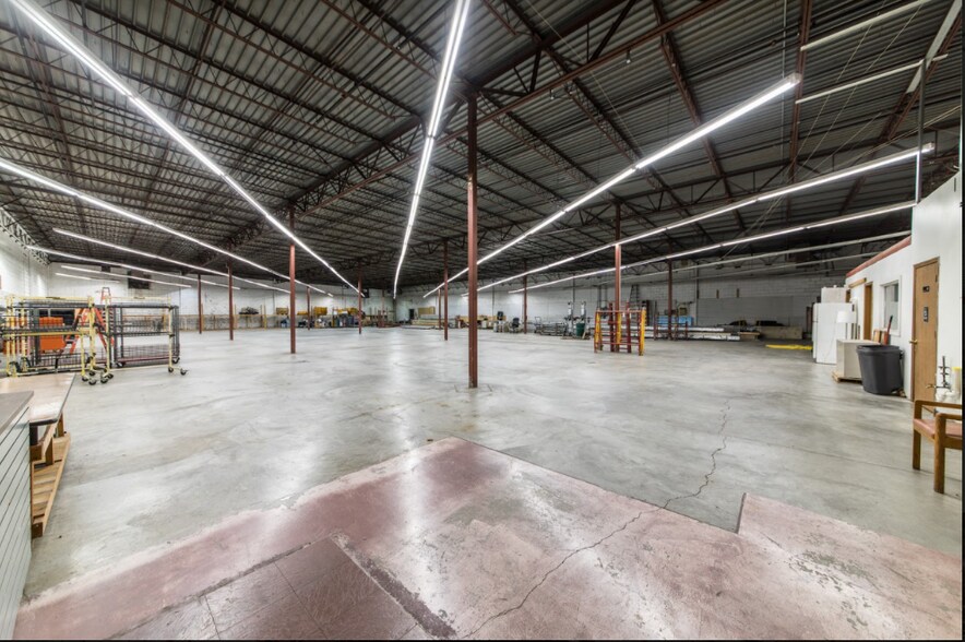 More Photos Of 2730 Delmar Blvd, Saint Louis Warehouse For Lease
