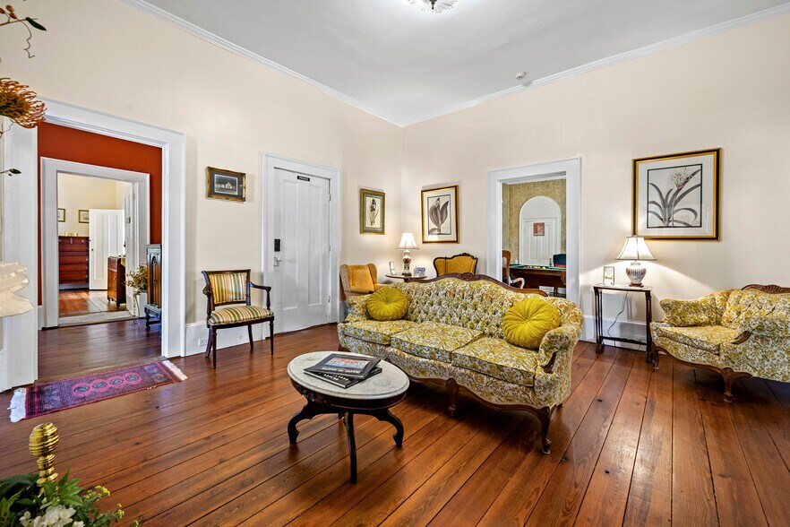 More Photos Of 132 E College St, Griffin Hospitality For Sale