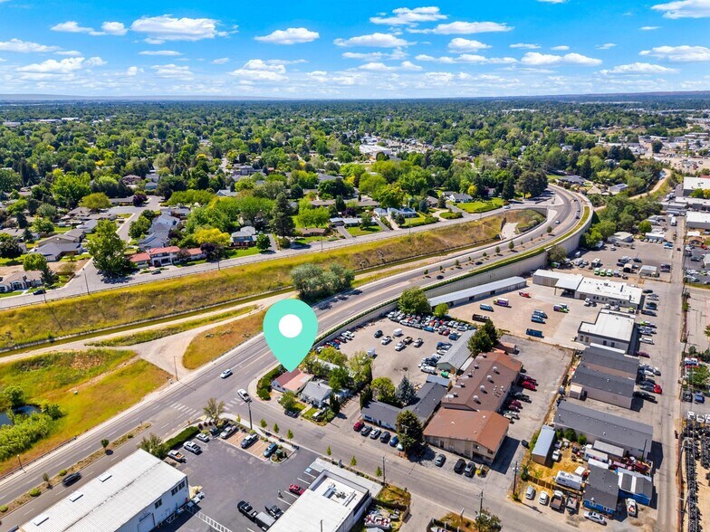 More Photos Of 114 W 43rd St, Garden City Warehouse For Sale