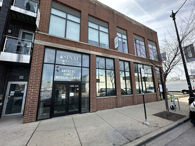 Primary Photo Of 3109-3111 W Armitage Ave, Chicago Medical For Lease