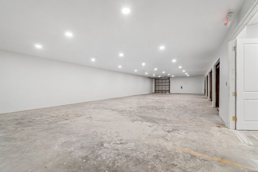 More Photos Of 1956 Kingsley Ave, Orange Park General Retail For Sale