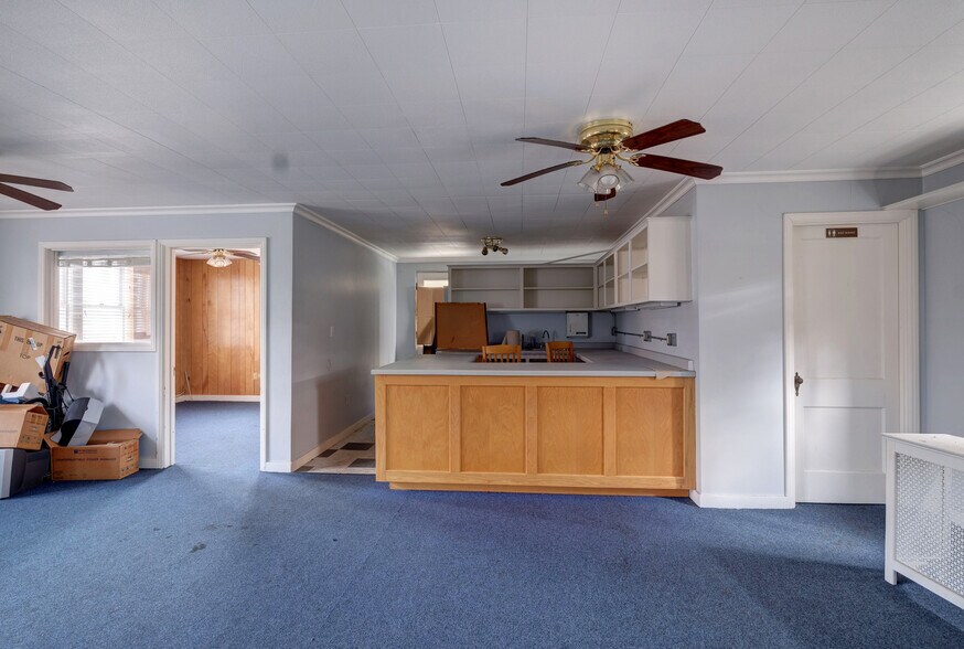 More Photos Of 329 4th St, Wausau Storefront Retail Residential For Sale