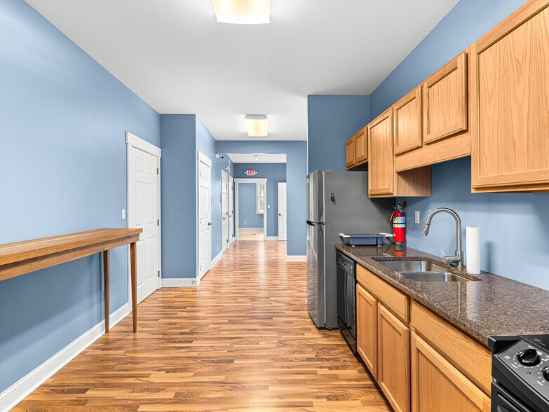 More Photos Of 14 Mimidis Ln, Swannanoa Office For Sale