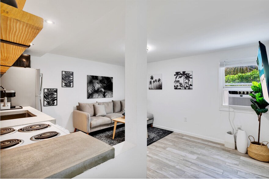 More Photos Of 506 S M St, Lake Worth Beach Apartments For Sale