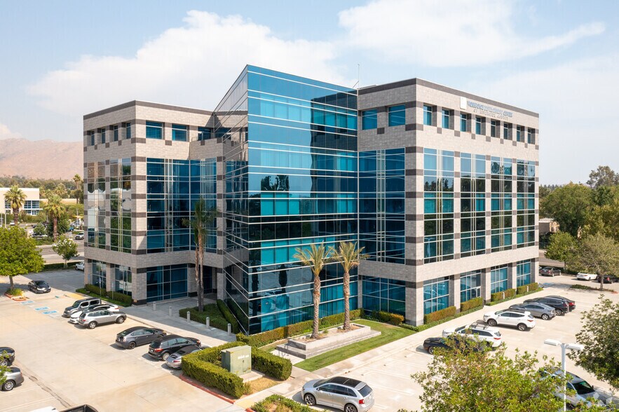 More Photos Of 1325 Spruce St, Riverside Office For Sale