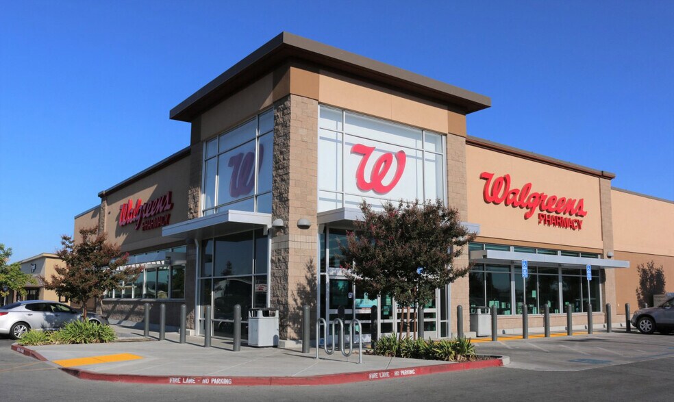 More Photos Of Prospect Ave & Park St, Hollister Unknown For Lease