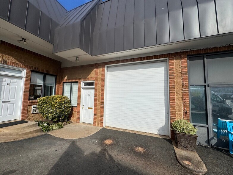 More Photos Of 40 N 5th St, Warrenton Office For Sale