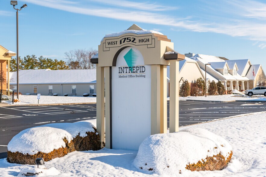 More Photos Of 1752 W High St, Piqua Medical For Sale