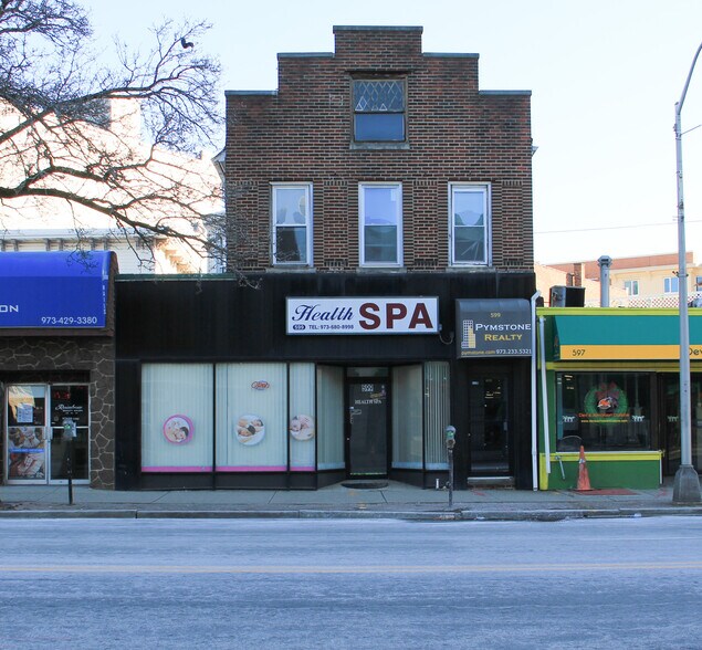 Primary Photo Of 599 Bloomfield Ave, Bloomfield Multifamily For Lease