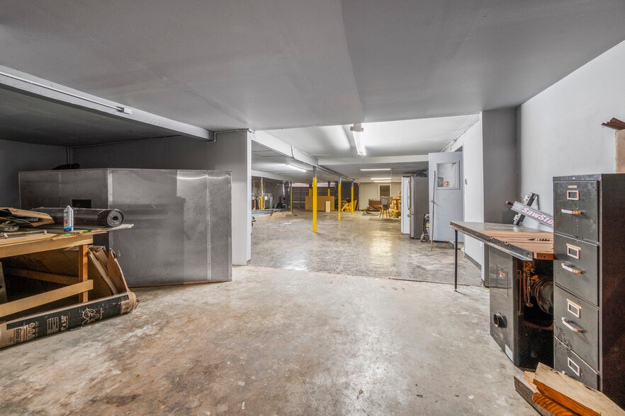 More Photos Of 1018 Shaver St, Pasadena Warehouse For Sale