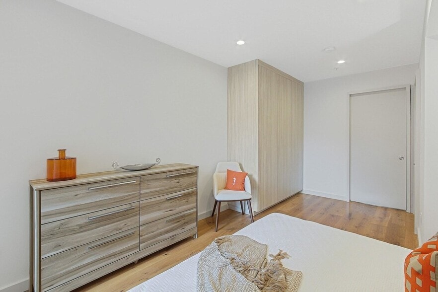 More Photos Of 362 W Broadway, South Boston Apartments For Sale