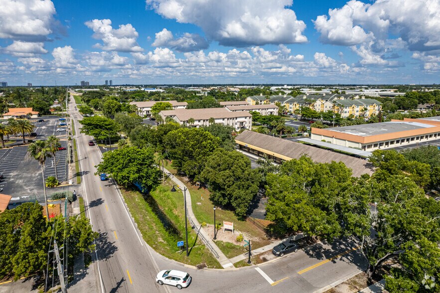 More Photos Of 3651-3691 Evans Ave, Fort Myers Unknown For Lease