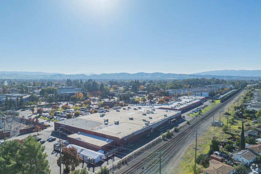 More Photos Of 1070 E Stanley Blvd, Livermore Unknown For Lease
