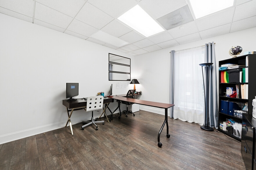 More Photos Of 324 Cherokee St NE, Marietta Office For Lease