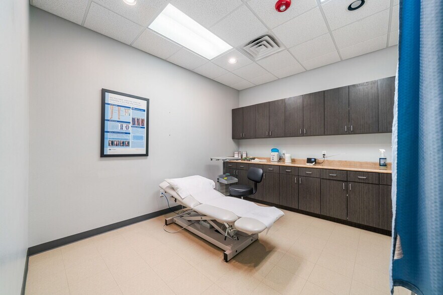 More Photos Of 5413 Crenshaw Rd, Pasadena Medical For Sale