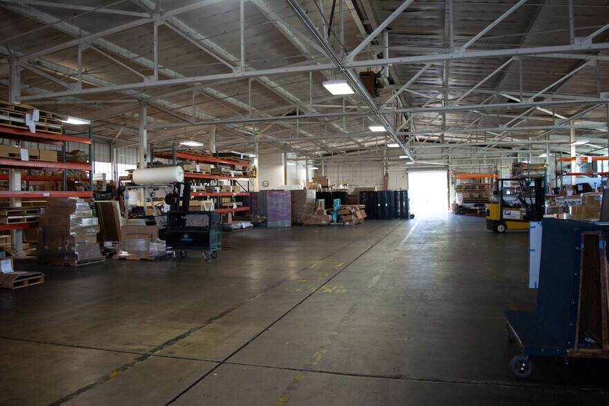 More Photos Of 5027 Roberts Ave, Mcclellan Flex For Lease