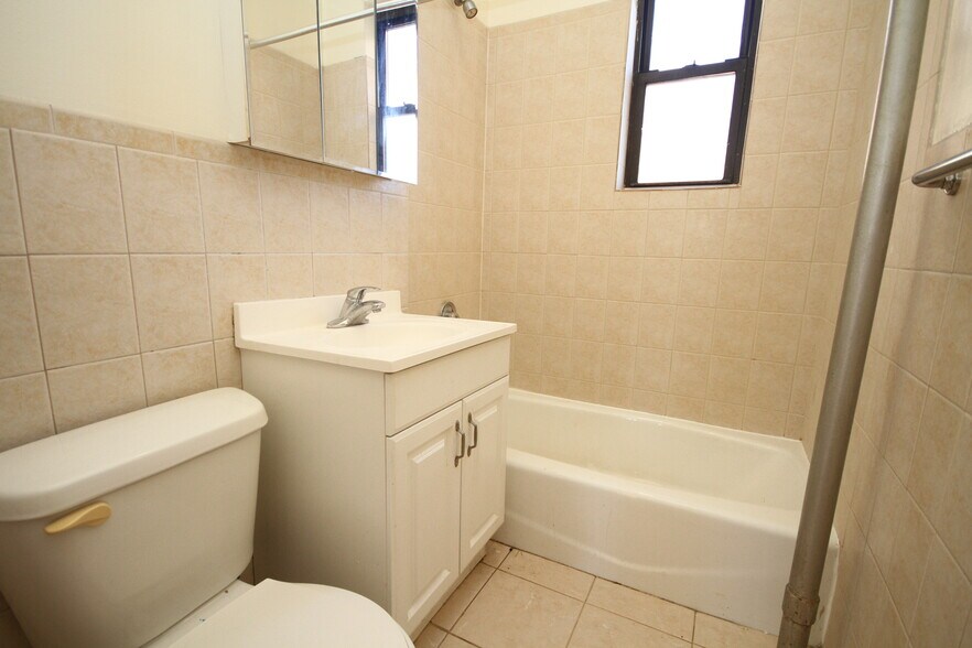 More Photos Of 4021 61st St, Woodside Apartments For Sale