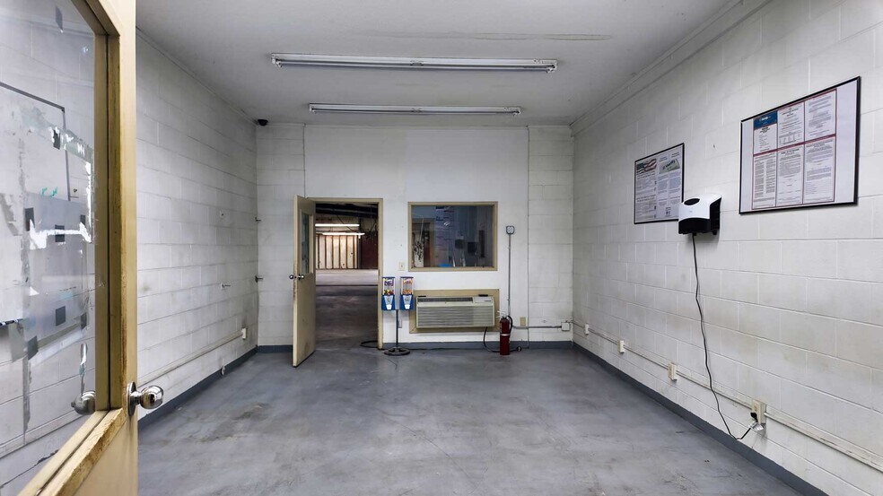 More Photos Of 11763 N Us-319, Thomasville Manufacturing For Sale