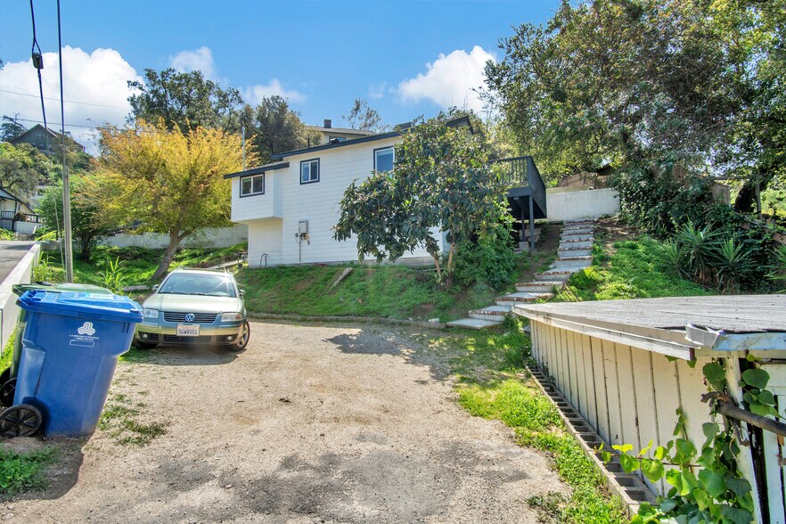 More Photos Of 1182 Oak Grove Dr, Los Angeles Apartments For Sale