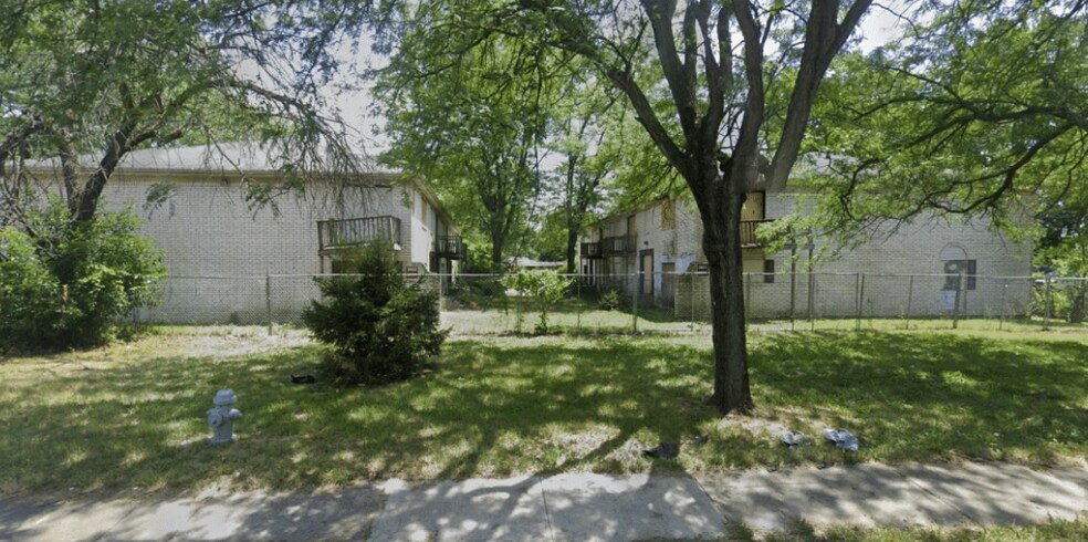 More Photos Of 5080 Roselawn Dr, Indianapolis Apartments For Sale