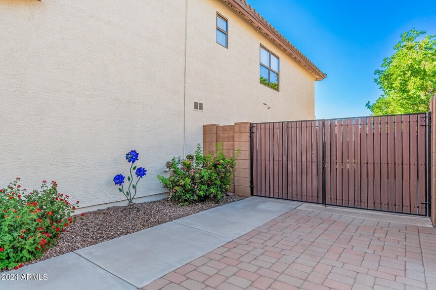 More Photos Of 1330 E Lynx Way, Chandler Specialty For Sale