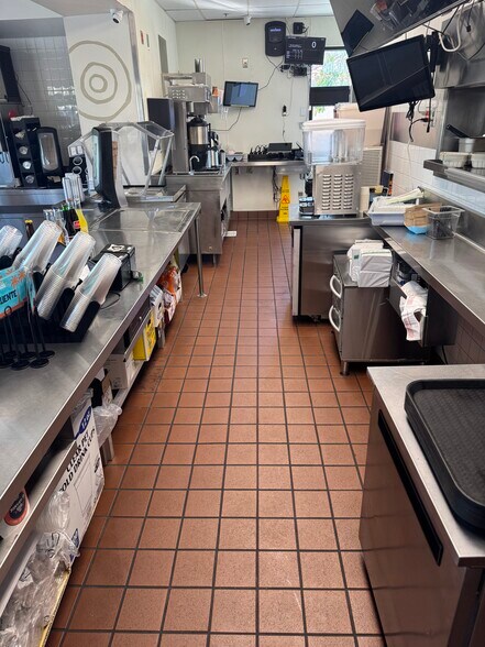 More Photos Of 6247 Day St, Riverside Fast Food For Lease