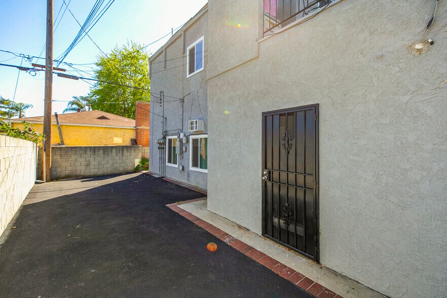 More Photos Of 1138 N Parish Pl, Burbank Apartments For Sale