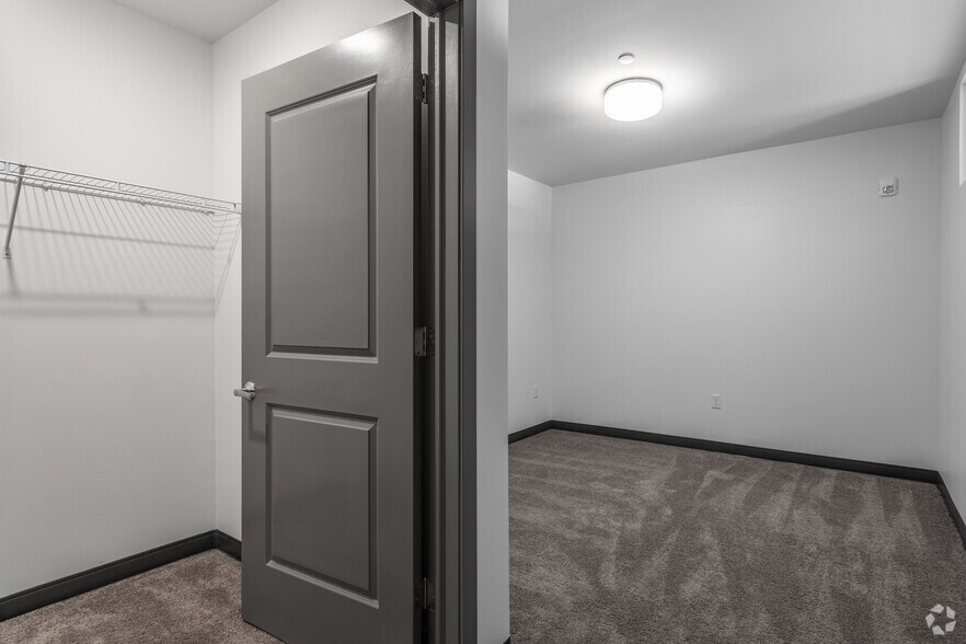 More Photos Of 366 E Broad St, Columbus Apartments For Lease