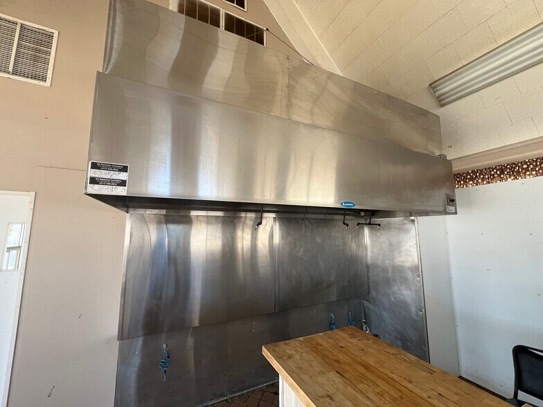 More Photos Of 2779 N Water, Decatur Freestanding For Lease