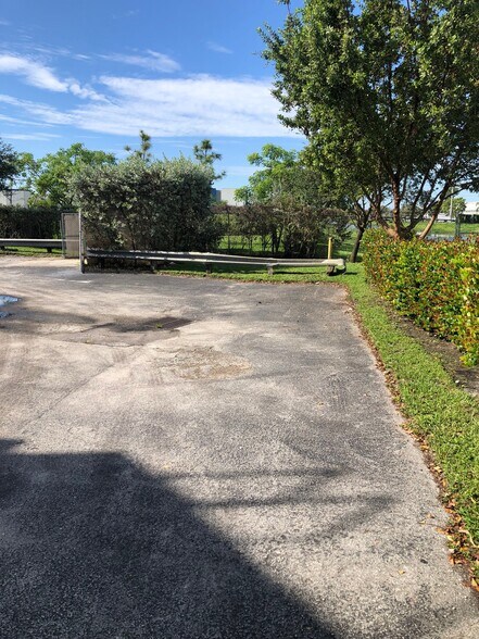 More Photos Of 2400 W Copans Rd, Pompano Beach Showroom For Lease
