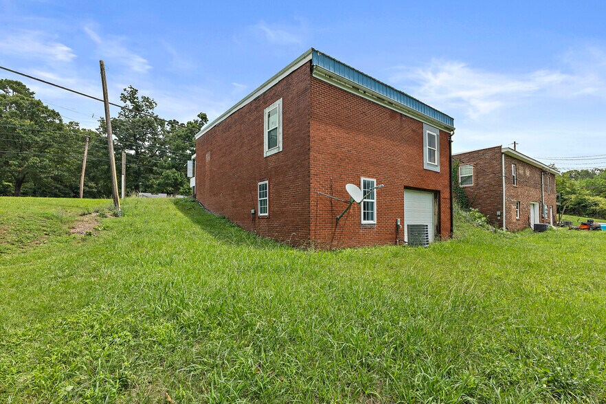 More Photos Of 6279 Blue Springs Pky, Mosheim Freestanding For Sale