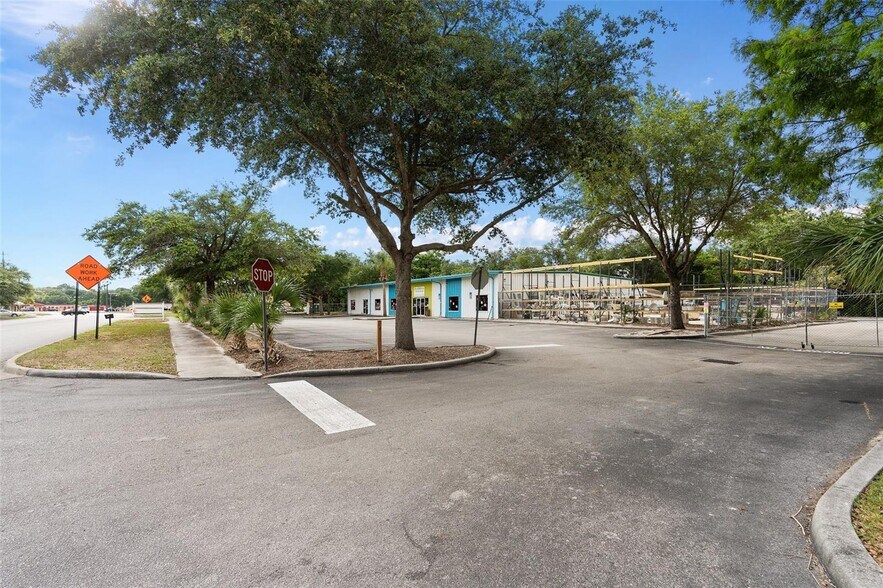 More Photos Of 1100 Americana Blvd, Sanford Warehouse For Sale