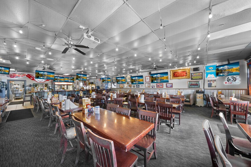 More Photos Of 14286 Beach Blvd, Jacksonville Beach General Retail For Sale